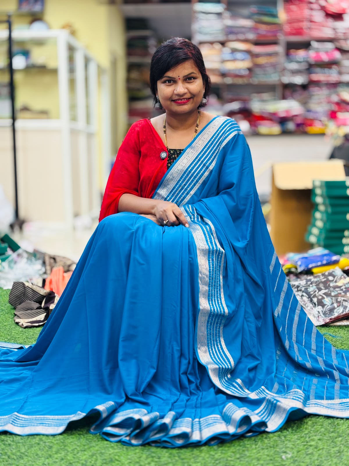 Semi Mysore crepe
Weaving designer borders