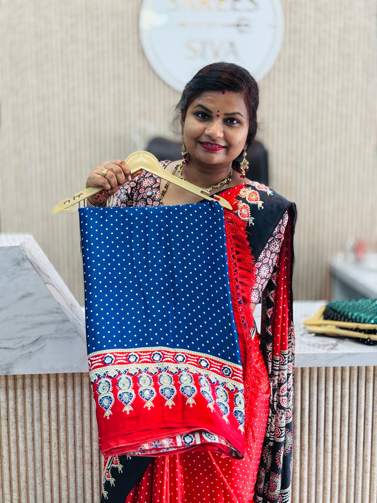 Azrak in crepe