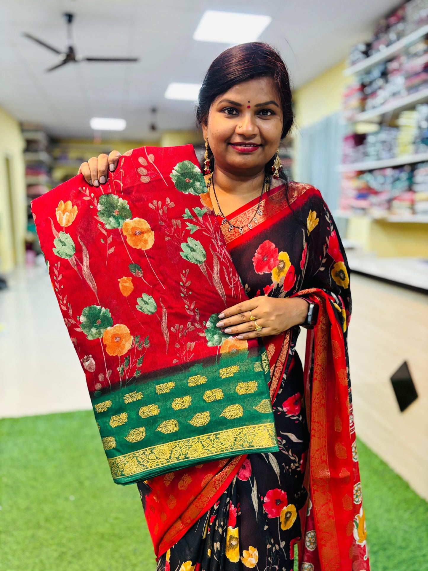 Mashmellow georgette
Contrast border