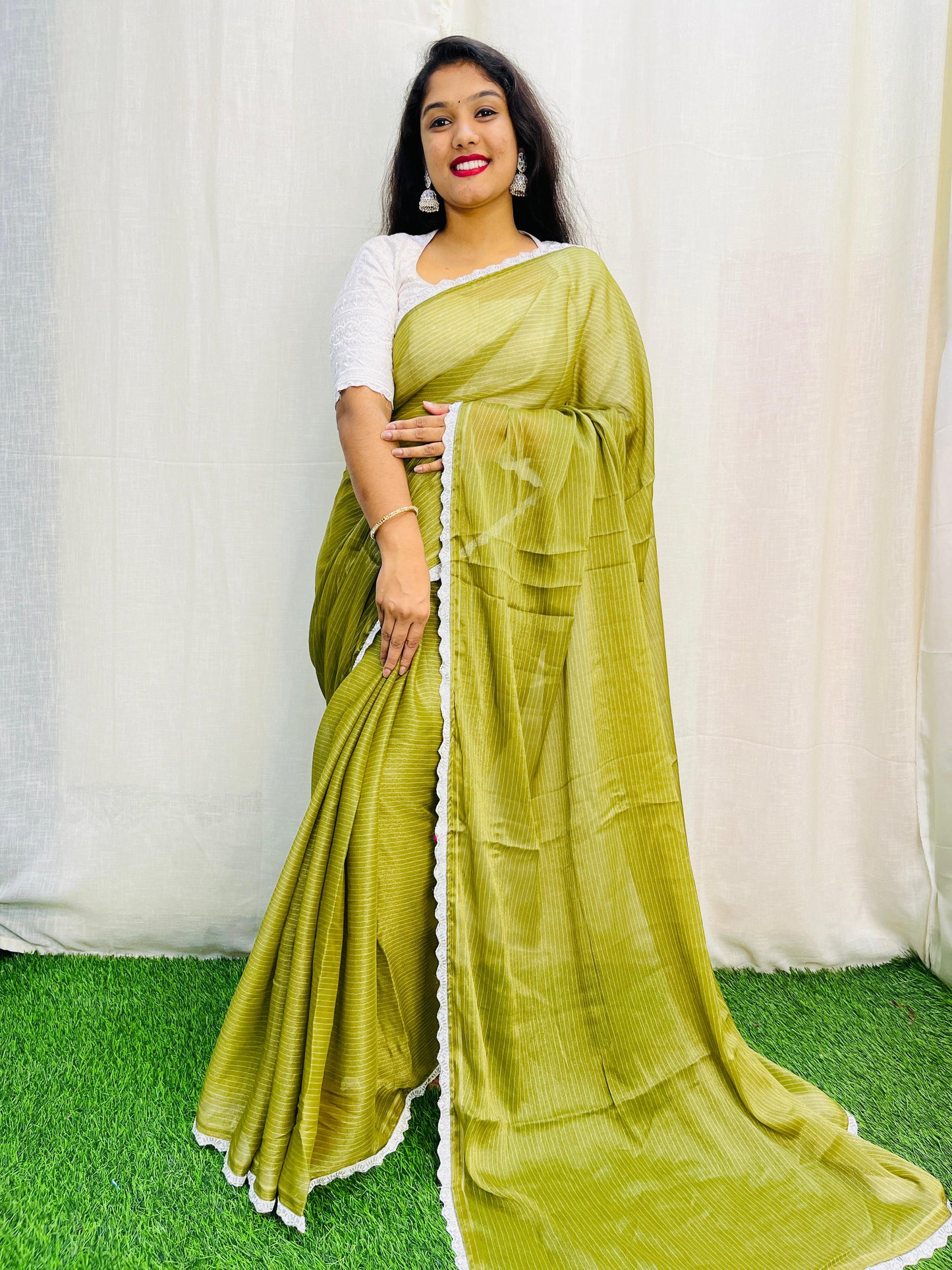 జిమ్మీ చూ చీరలు