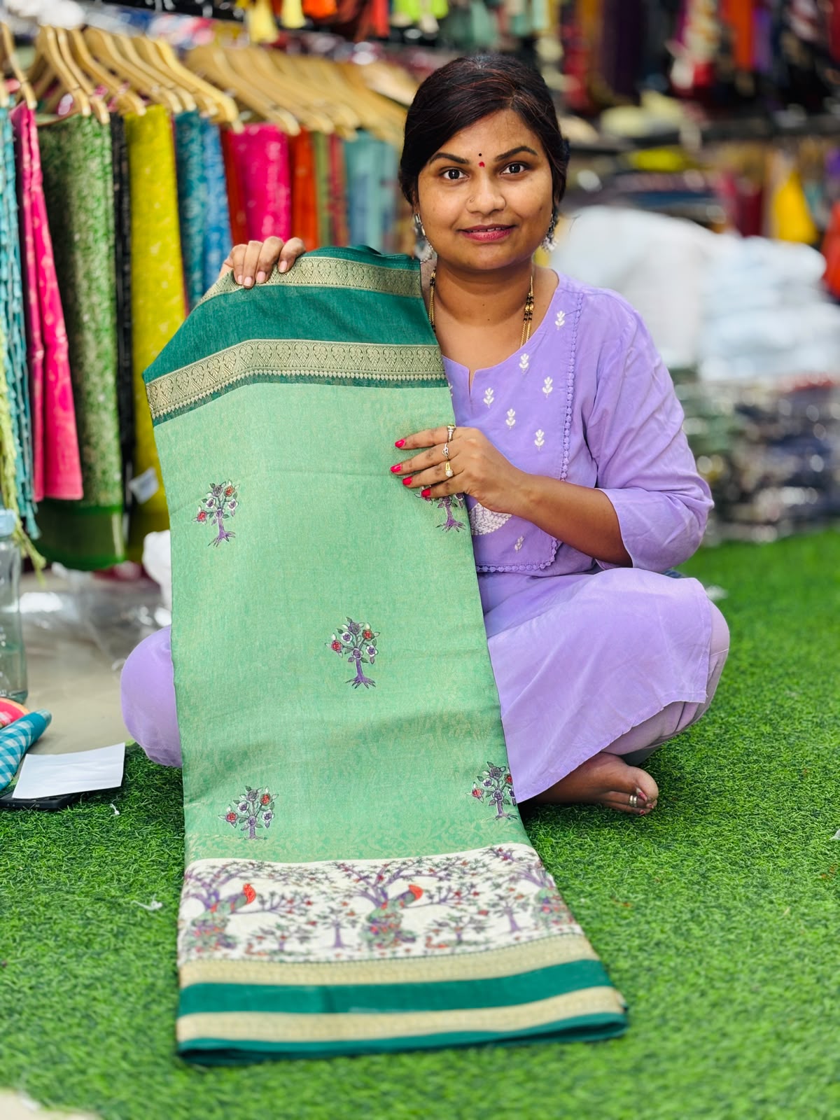 Brocade Pattu with weaving borders