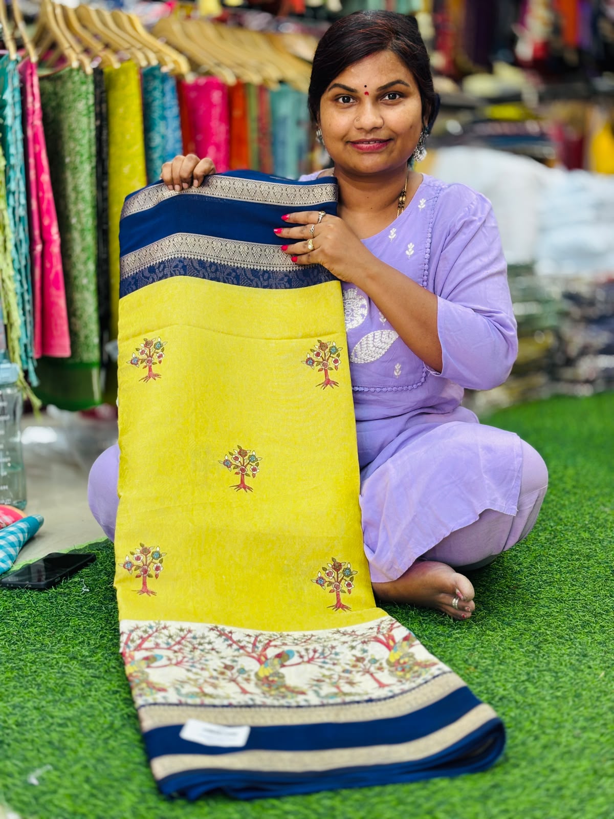 Brocade Pattu with weaving borders