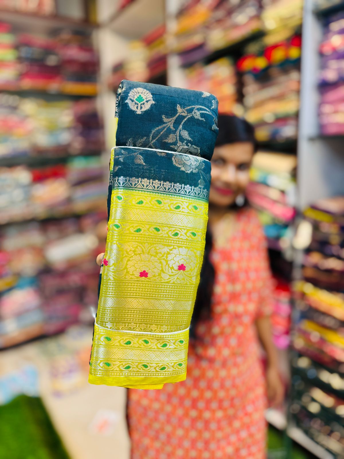 Gadwal Pattu weaving saree