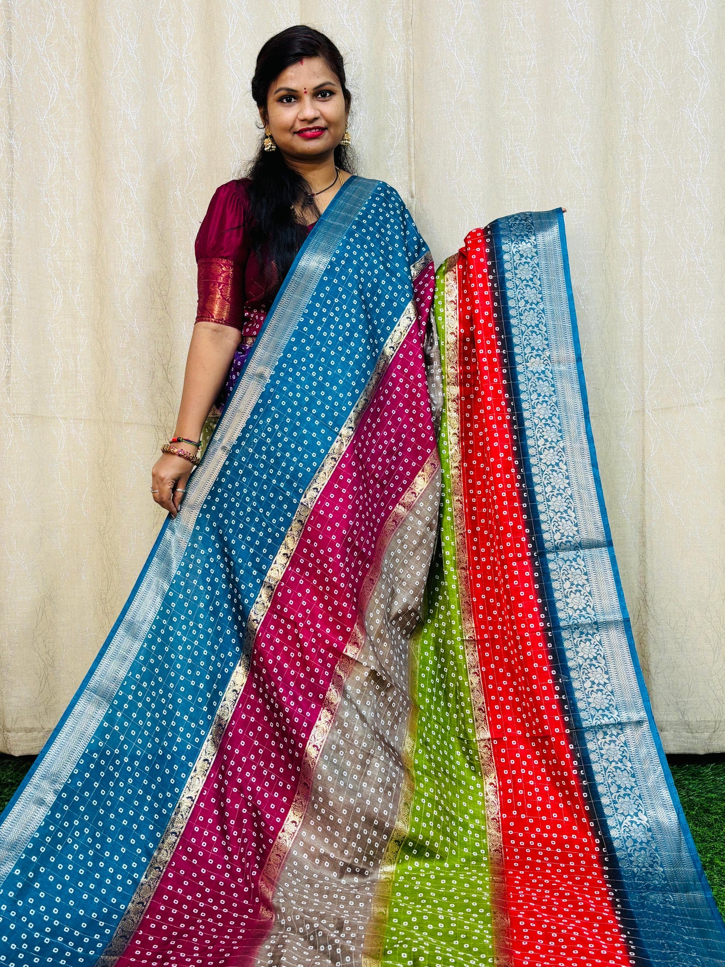 ಬಹು ಬಣ್ಣದ ಡೋಲಾ ಕ್ರೇಪ್ ರೇಷ್ಮೆ