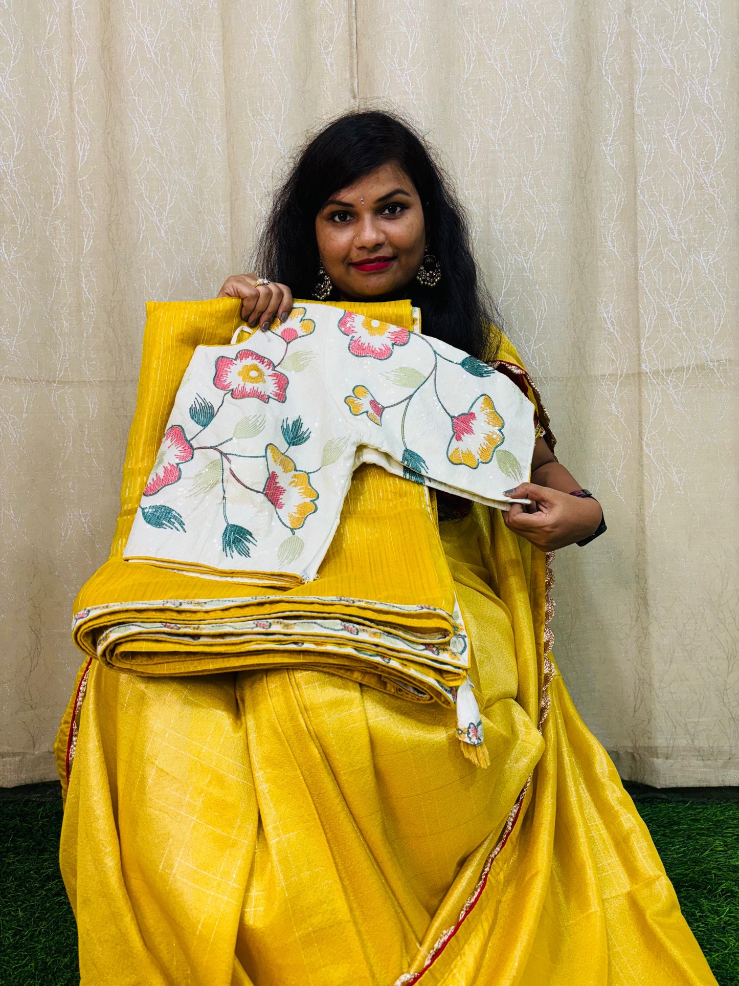 ಮೂಂಗಾ ಟಿಶ್ಯೂ ಸೀರೆಗಳು