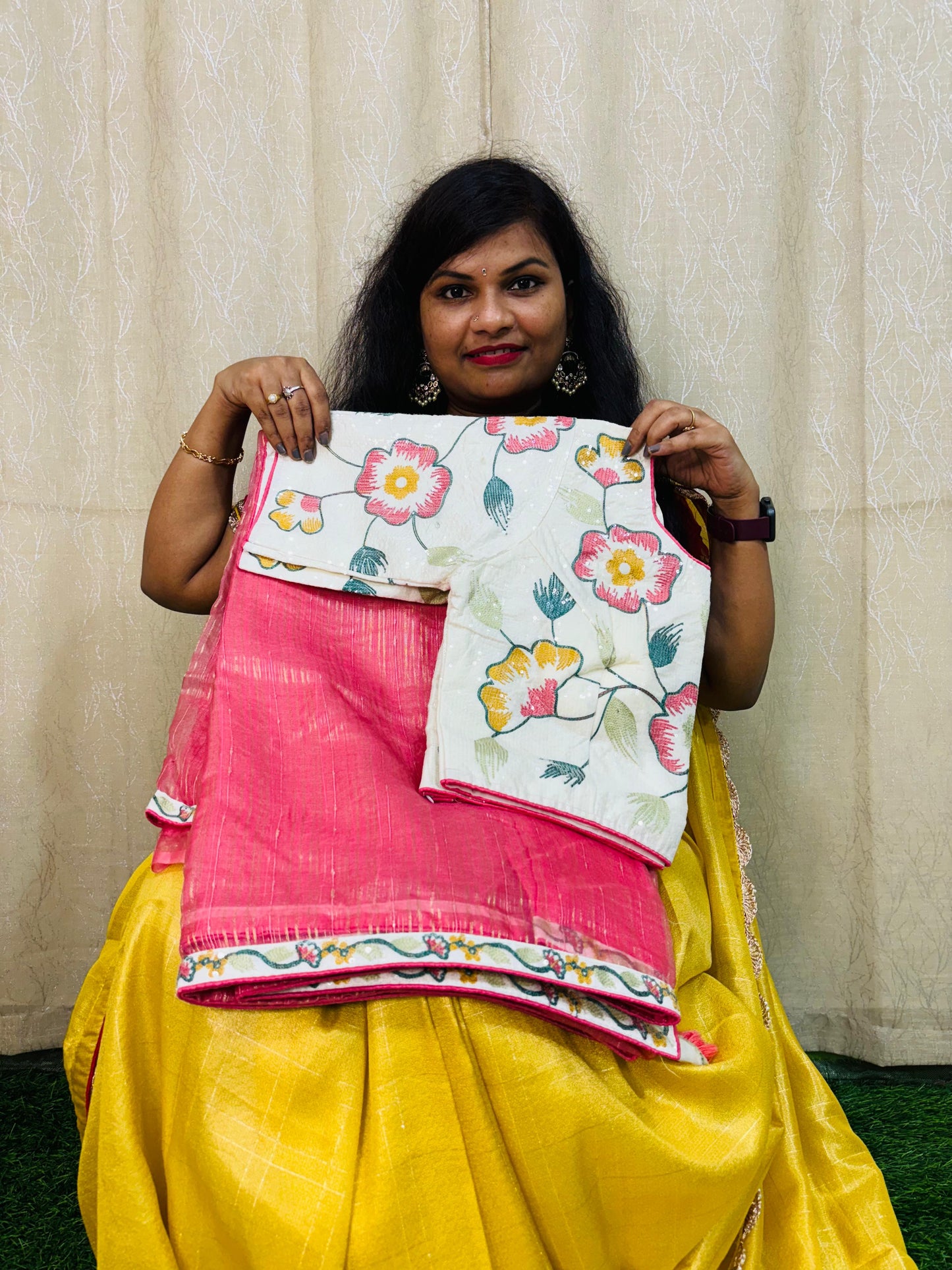 ಮೂಂಗಾ ಟಿಶ್ಯೂ ಸೀರೆಗಳು