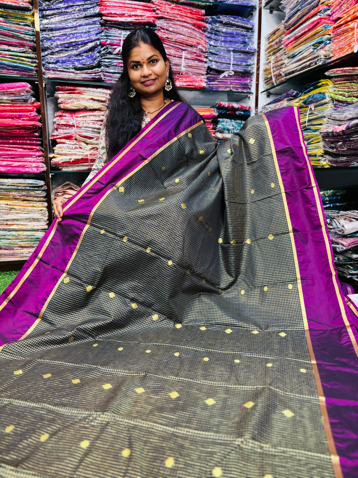 Vintage Gadwal Pattu sarees