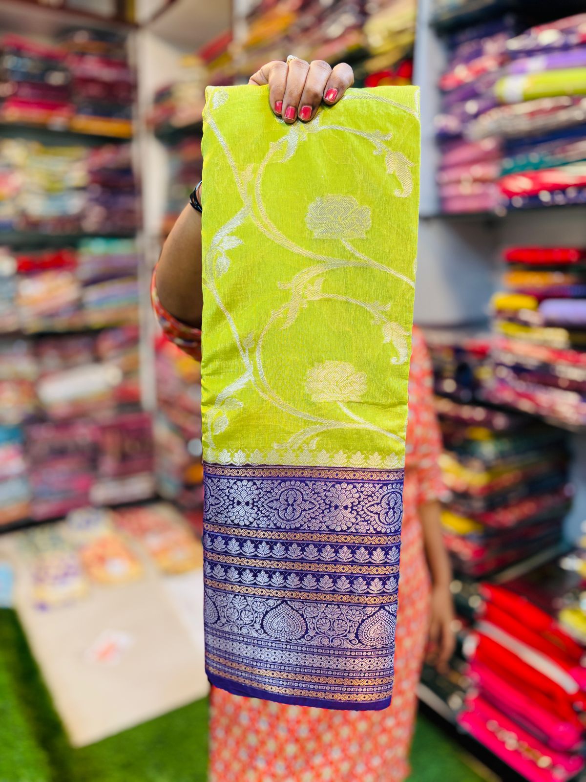 Gadwal Pattu weaving saree