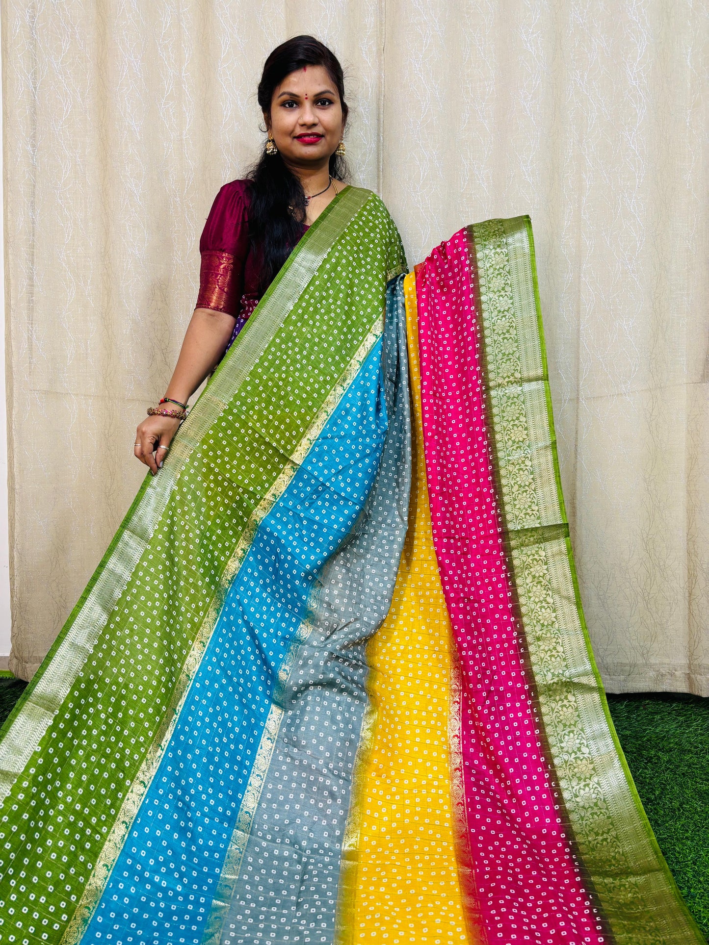 ಬಹು ಬಣ್ಣದ ಡೋಲಾ ಕ್ರೇಪ್ ರೇಷ್ಮೆ