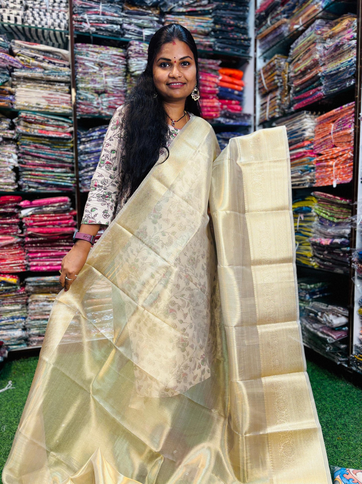 Plain tissue sarees with Kanchi borders