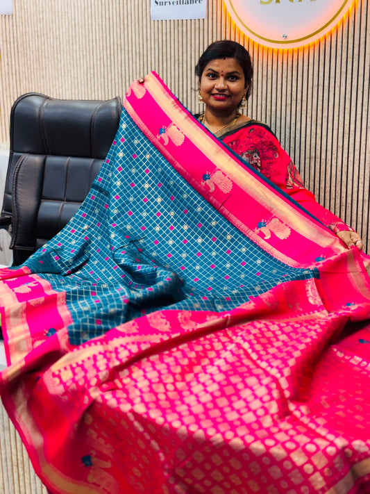 Vintage semi Gadwal  Peacock borders  Floweral Embroidery