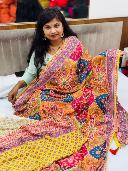 Azrak in crepe