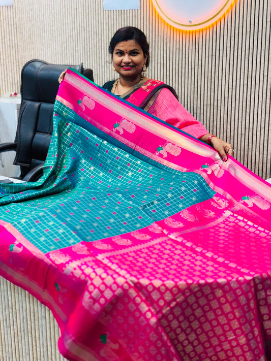 Vintage semi Gadwal  Peacock borders  Floweral Embroidery