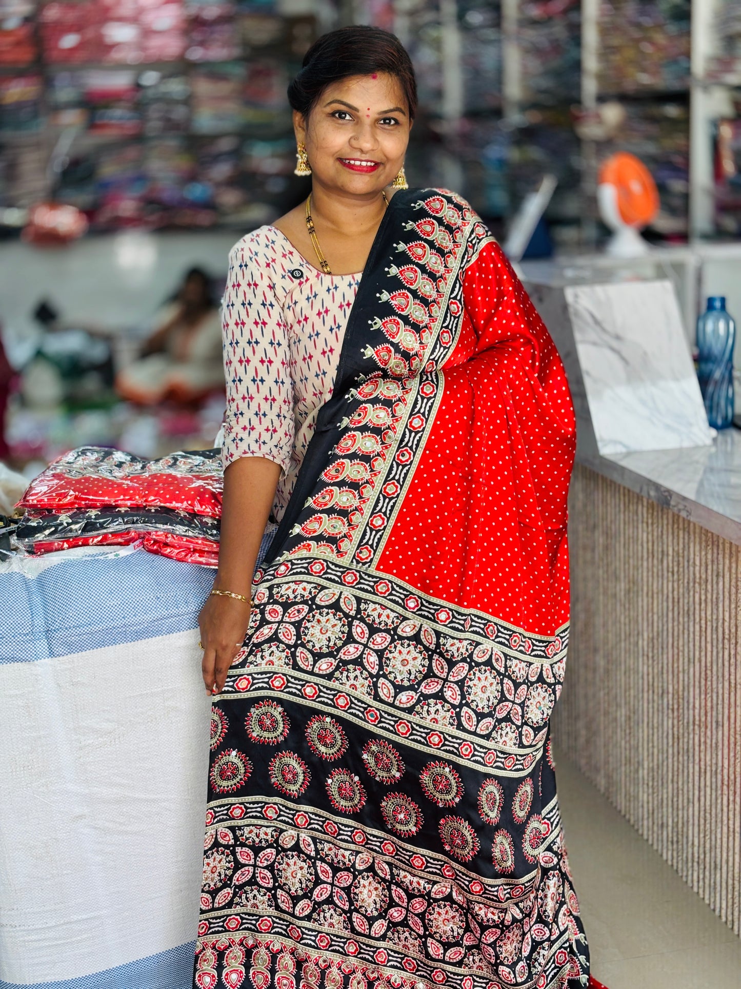 Azrak in crepe