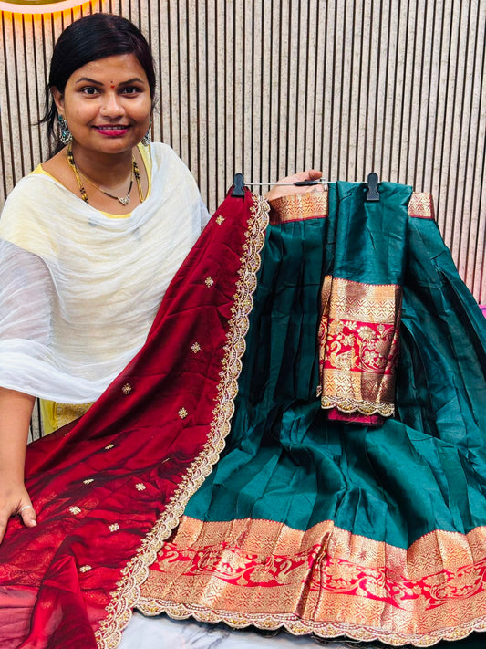 Mangalagiri pithani borders 
Contrast Duppatta with cut work borders