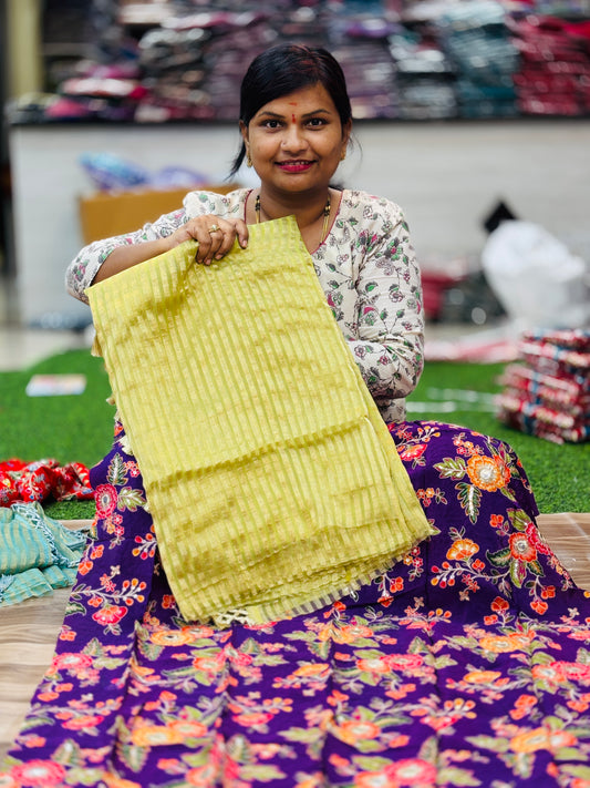 Position blouse Moonga saree
