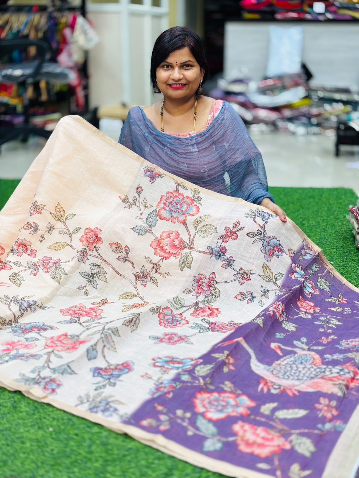 Lenin floweral sarees with contrast pallu