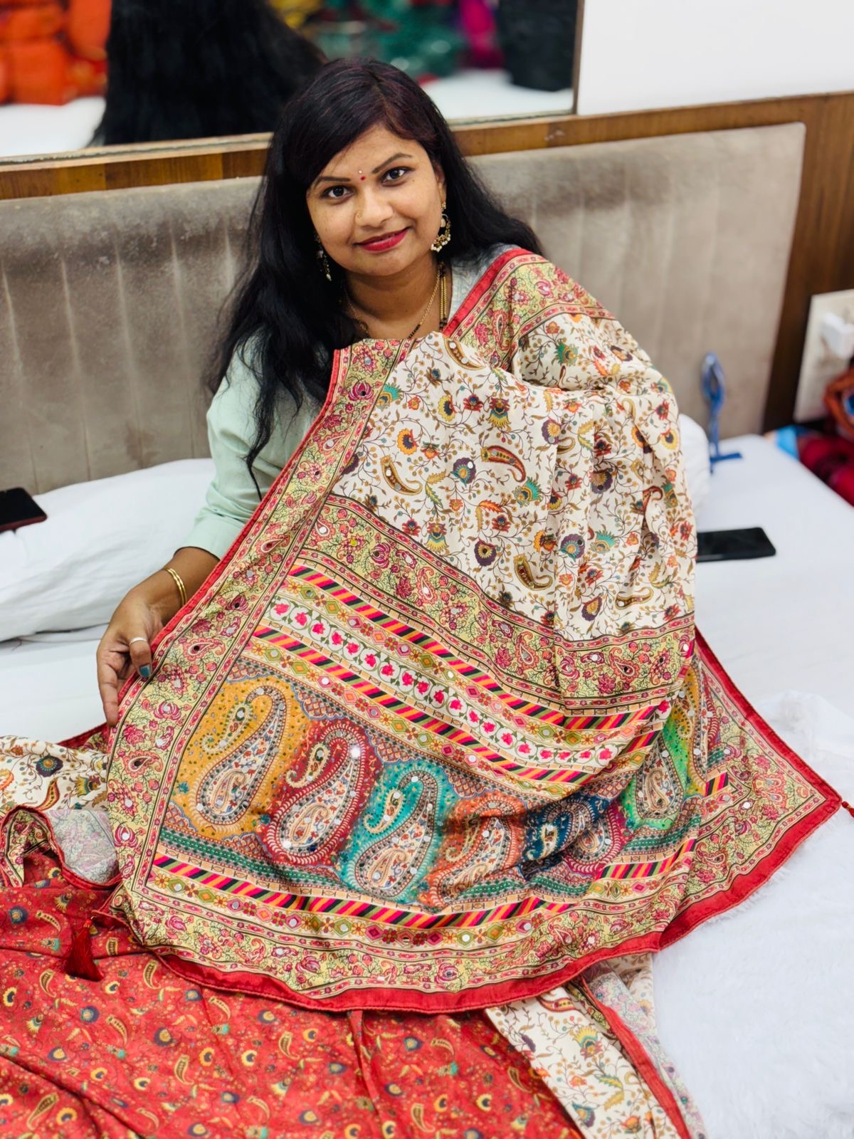 Azrak in crepe