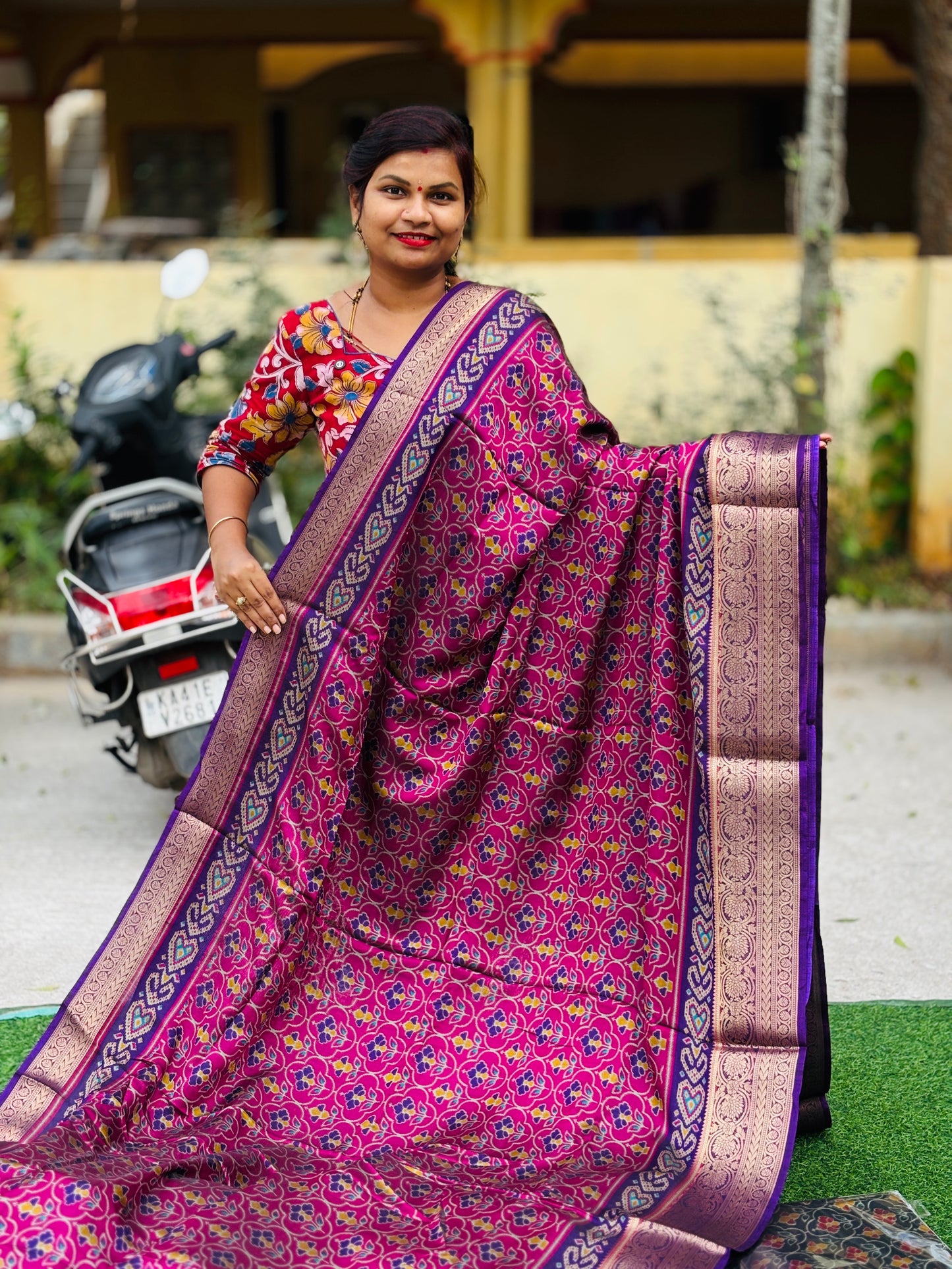Pochampally Soft silk sarees with Kanchi Border