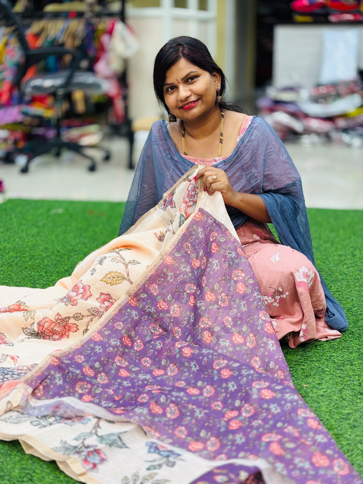 Lenin floweral sarees with contrast pallu