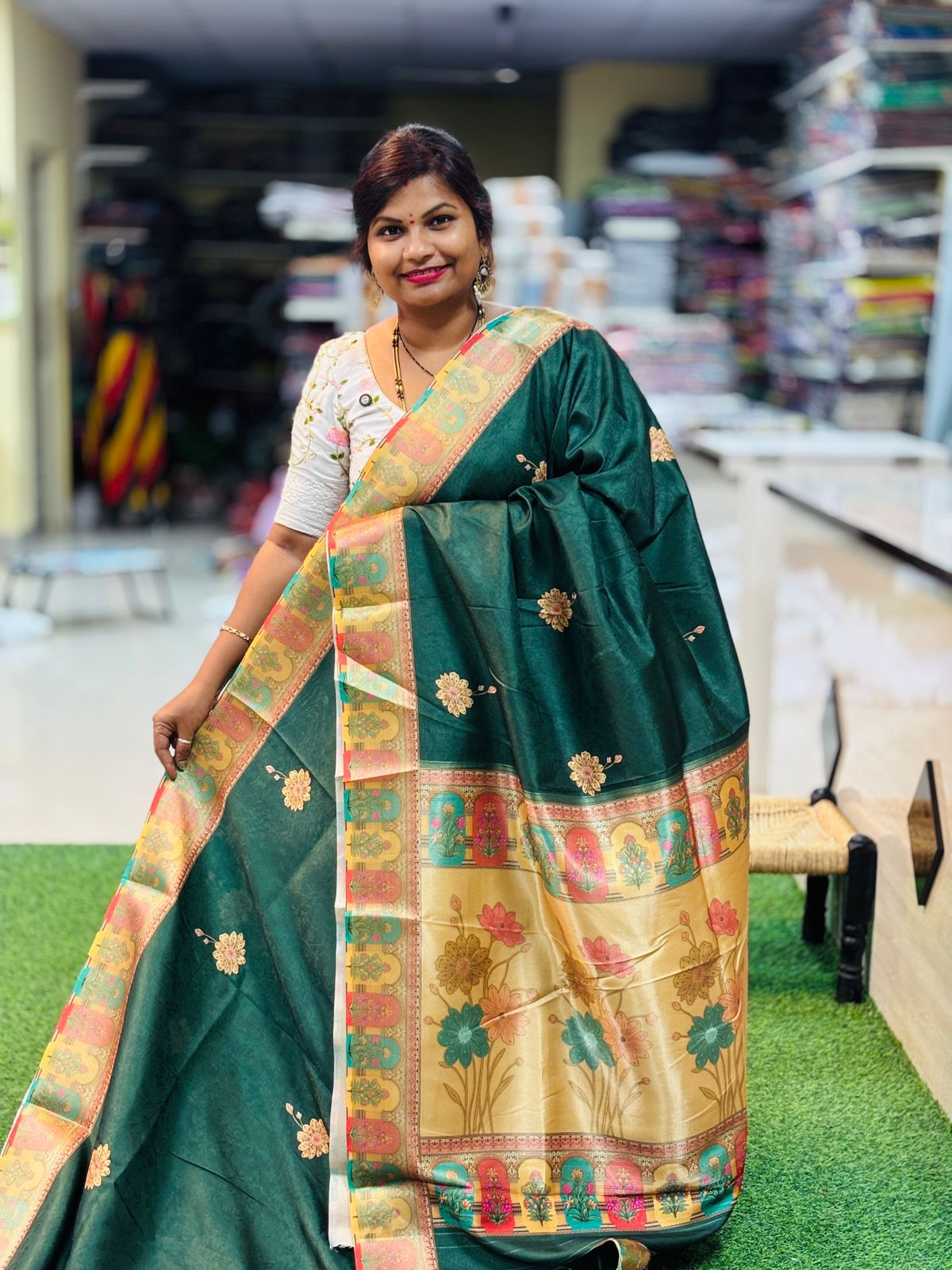 Banarasi Pashmina Borders
1099/-