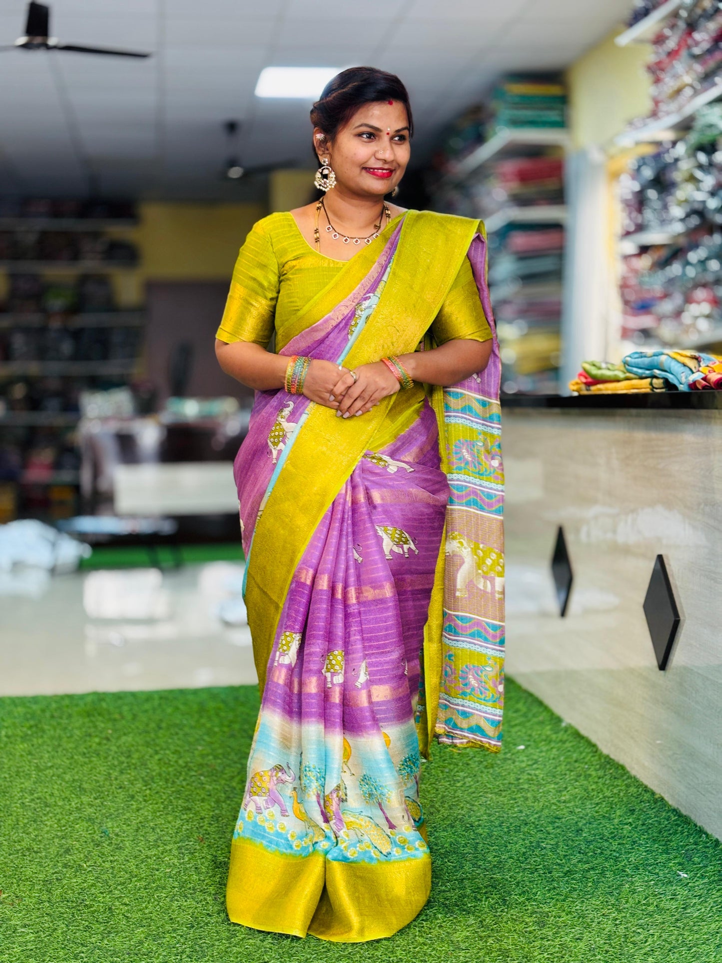Matty georgette 
contrast borders 
Digital prints