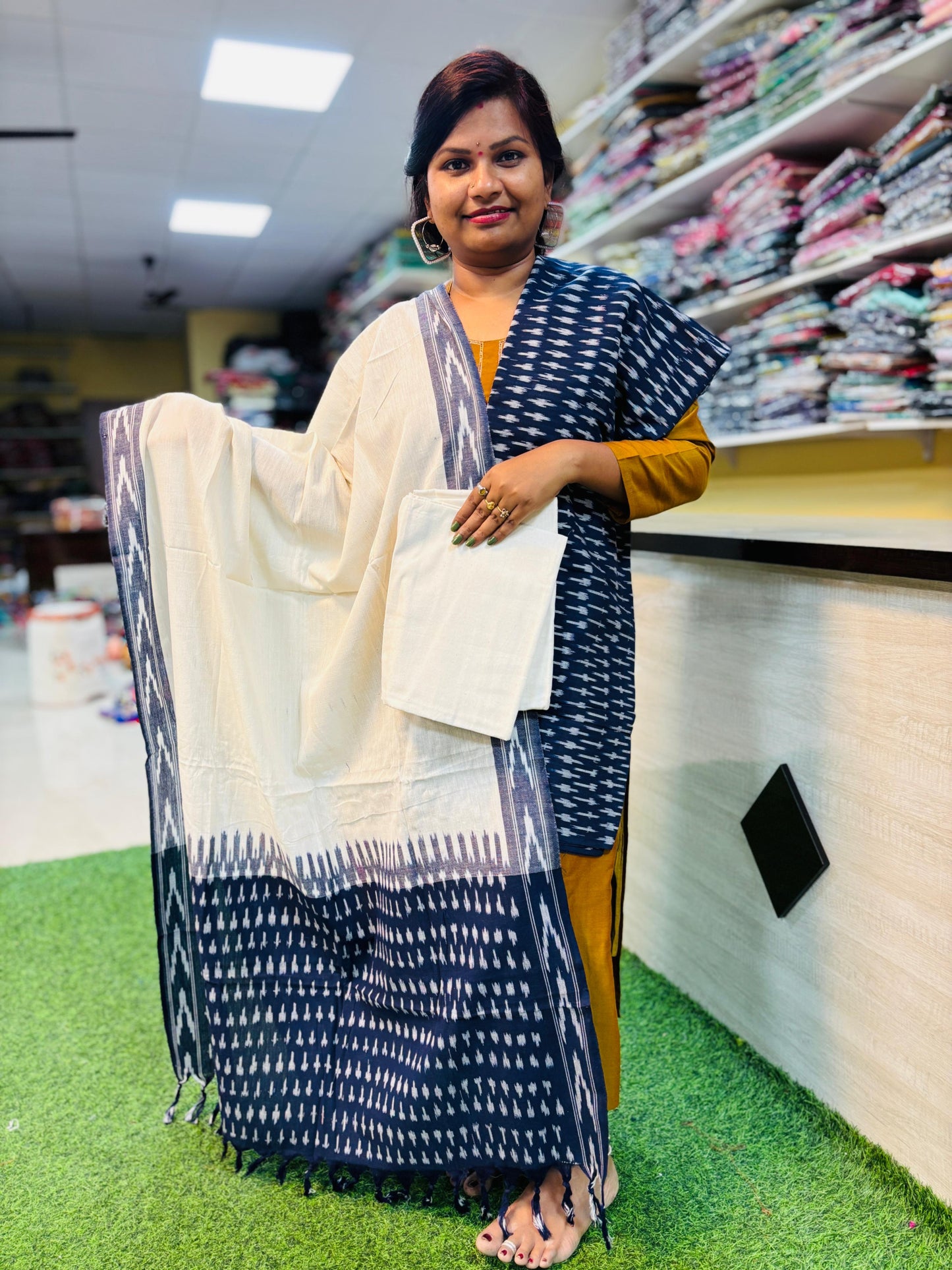 Ikkath dress materials 
Top-2.5mtr —44 panna
Bottom-2 mtr-49 panna
Duppatta-2.25 mtr