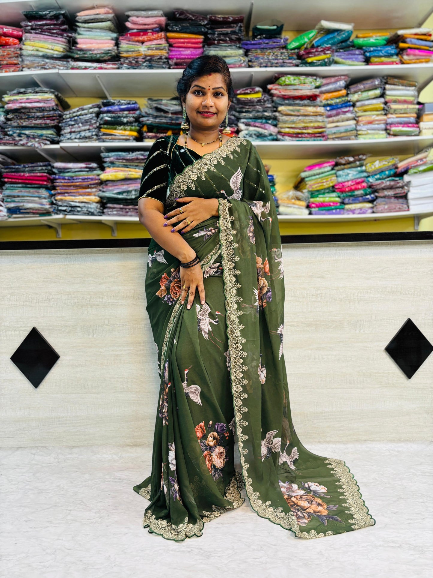 Premium georgette kardana work 
Cut work borders