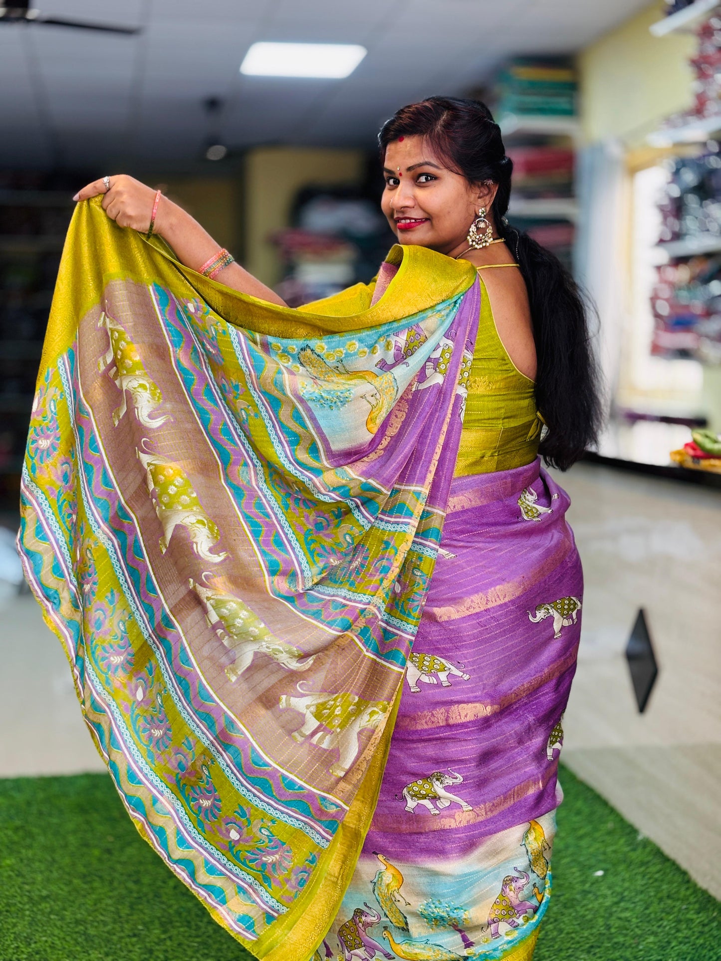 Matty georgette 
contrast borders 
Digital prints