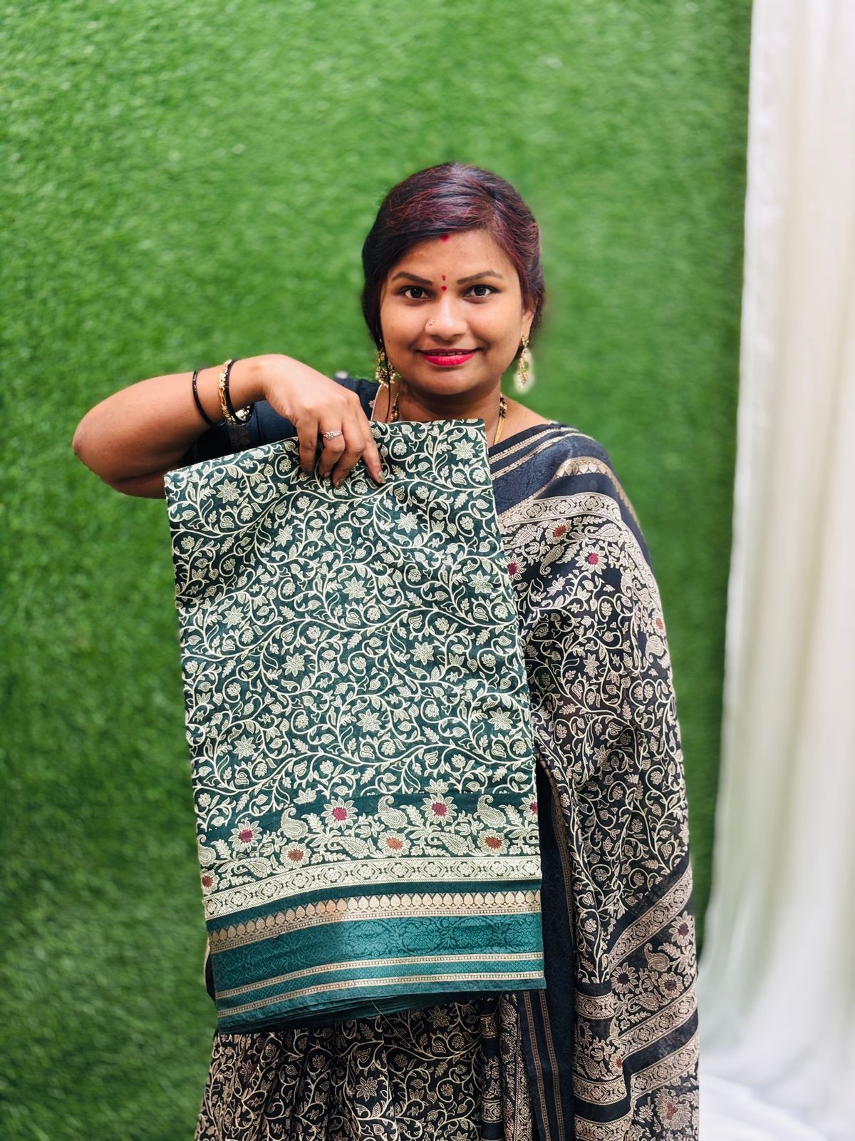 Azrak silk
