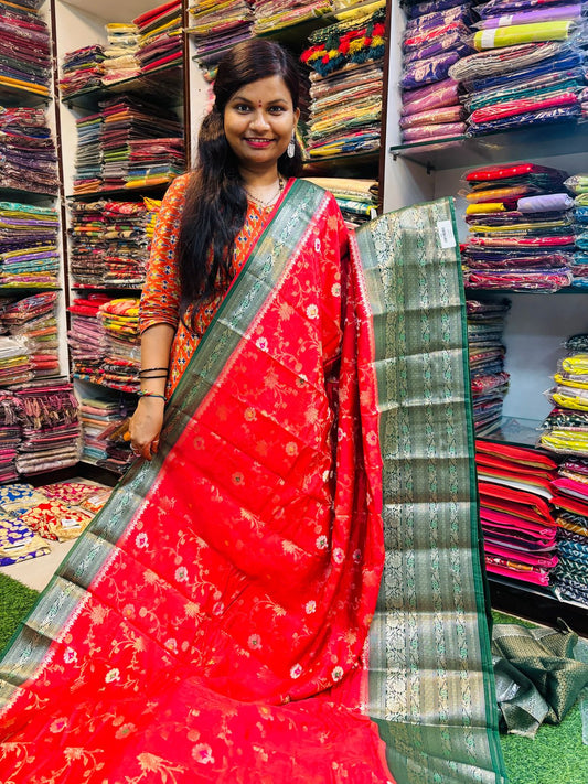 Gadwal Pattu weaving sarees