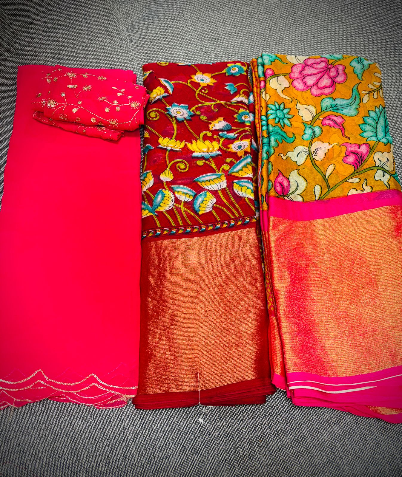 పెట్టుబడి చీరలు
1+1+1 Buy 2 get 1 free