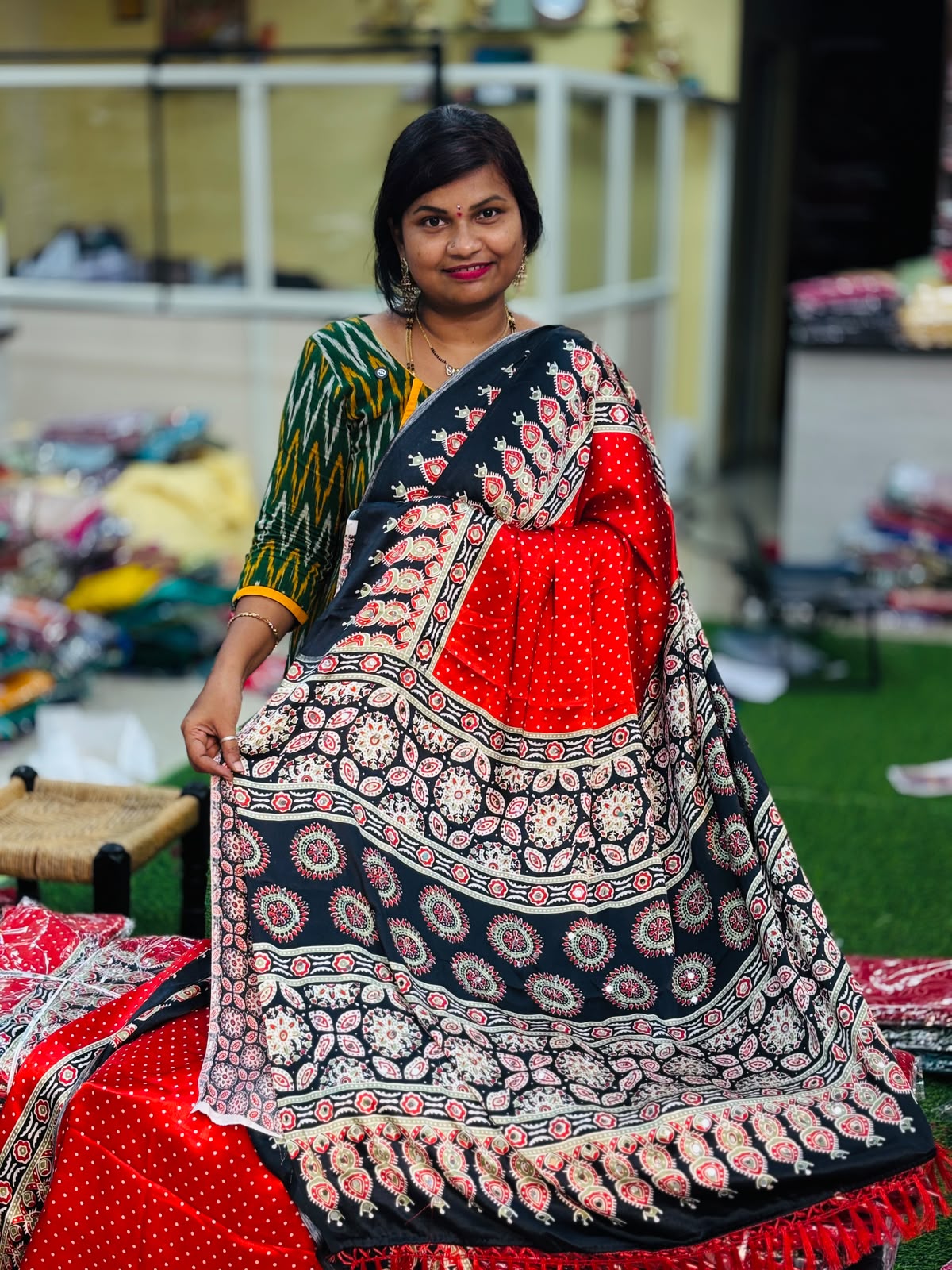 Azrak Modhal Silk-Red