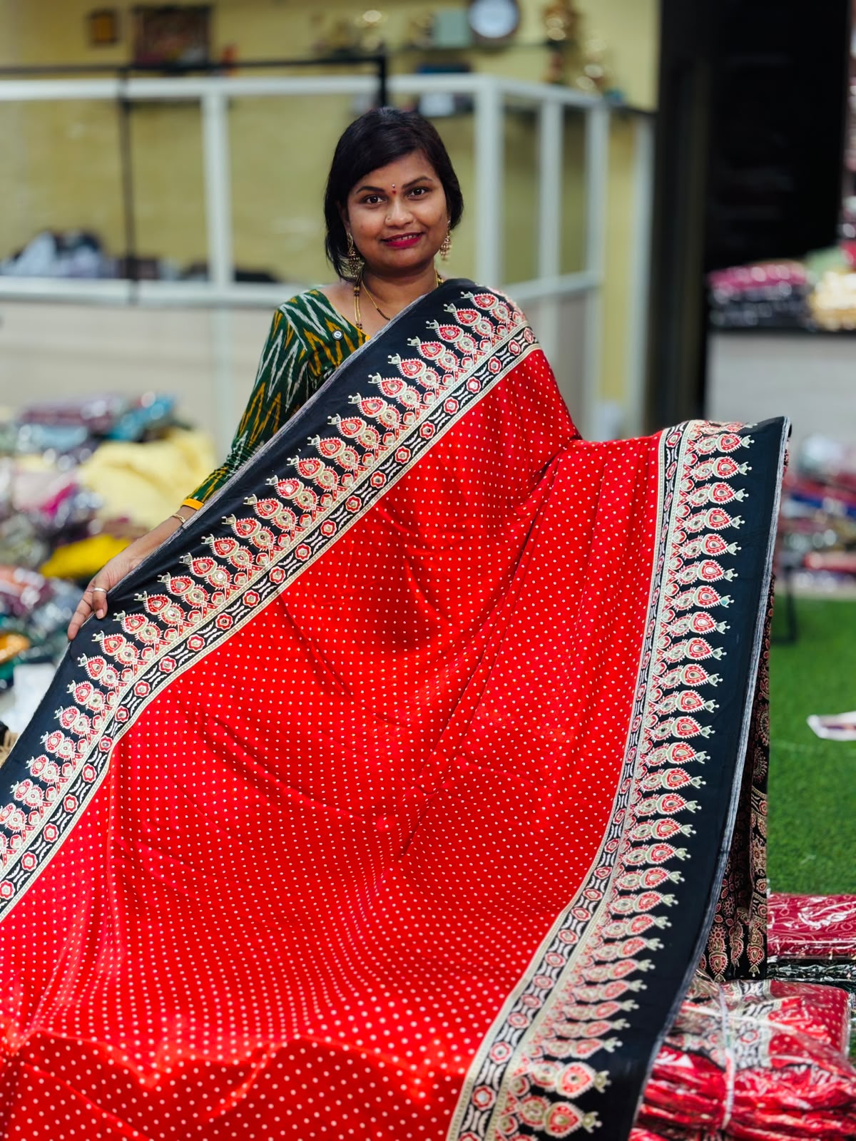 Azrak Modhal Silk-Red