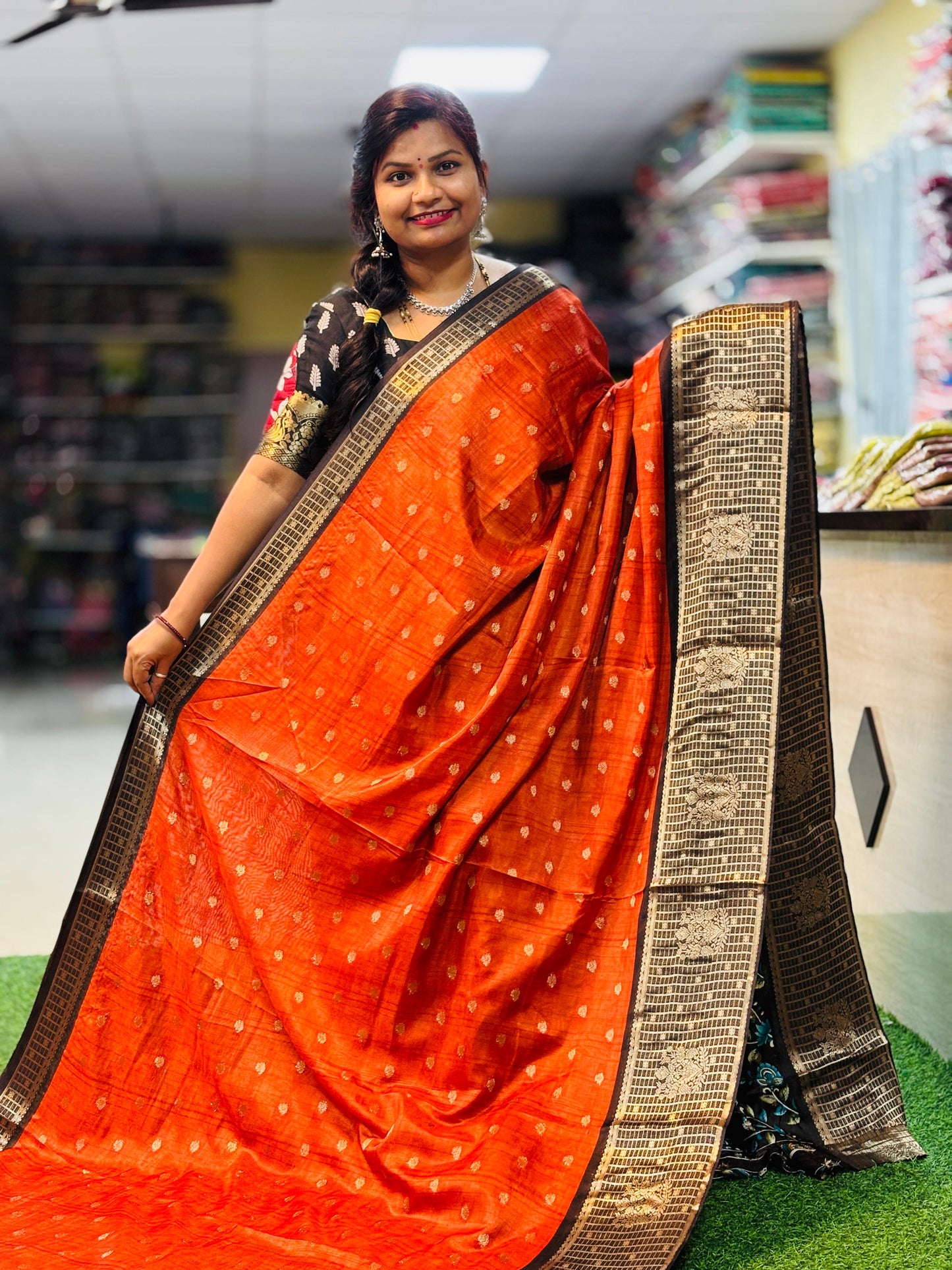 Rust orange coffee brown 
Semi Kanchi Pattu 
Kanchi warm borders