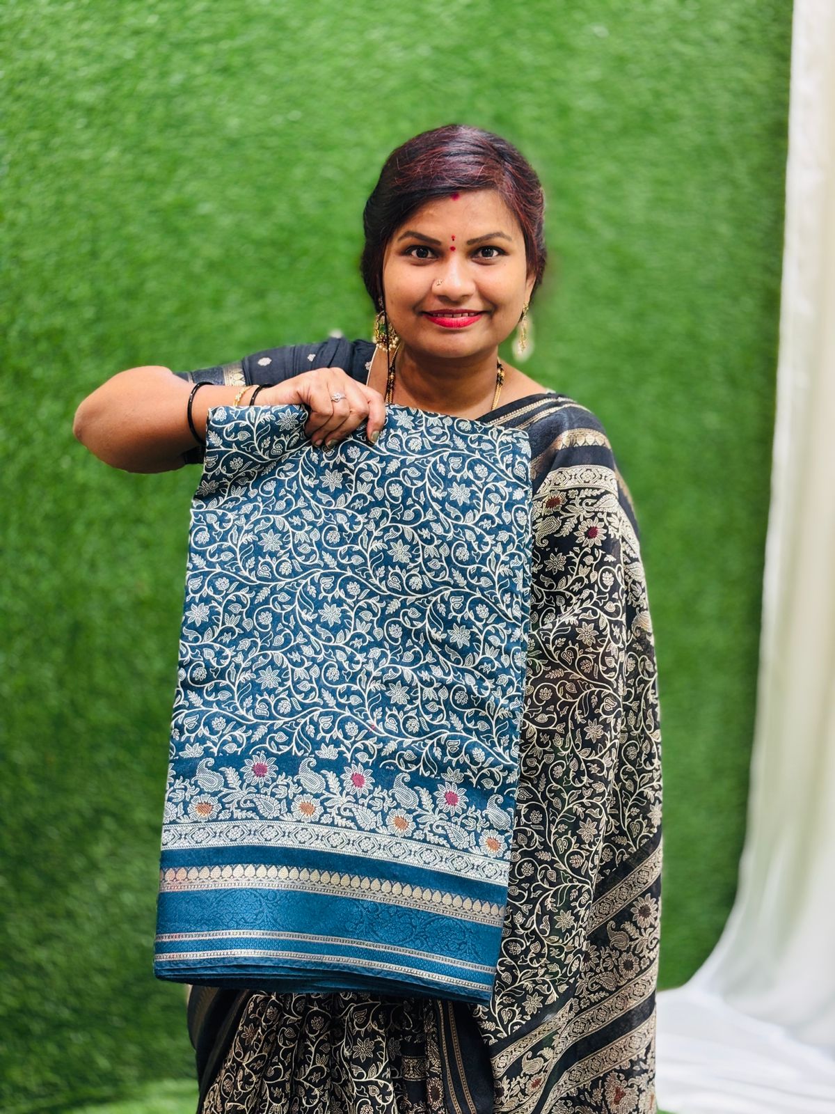 Azrak silk
