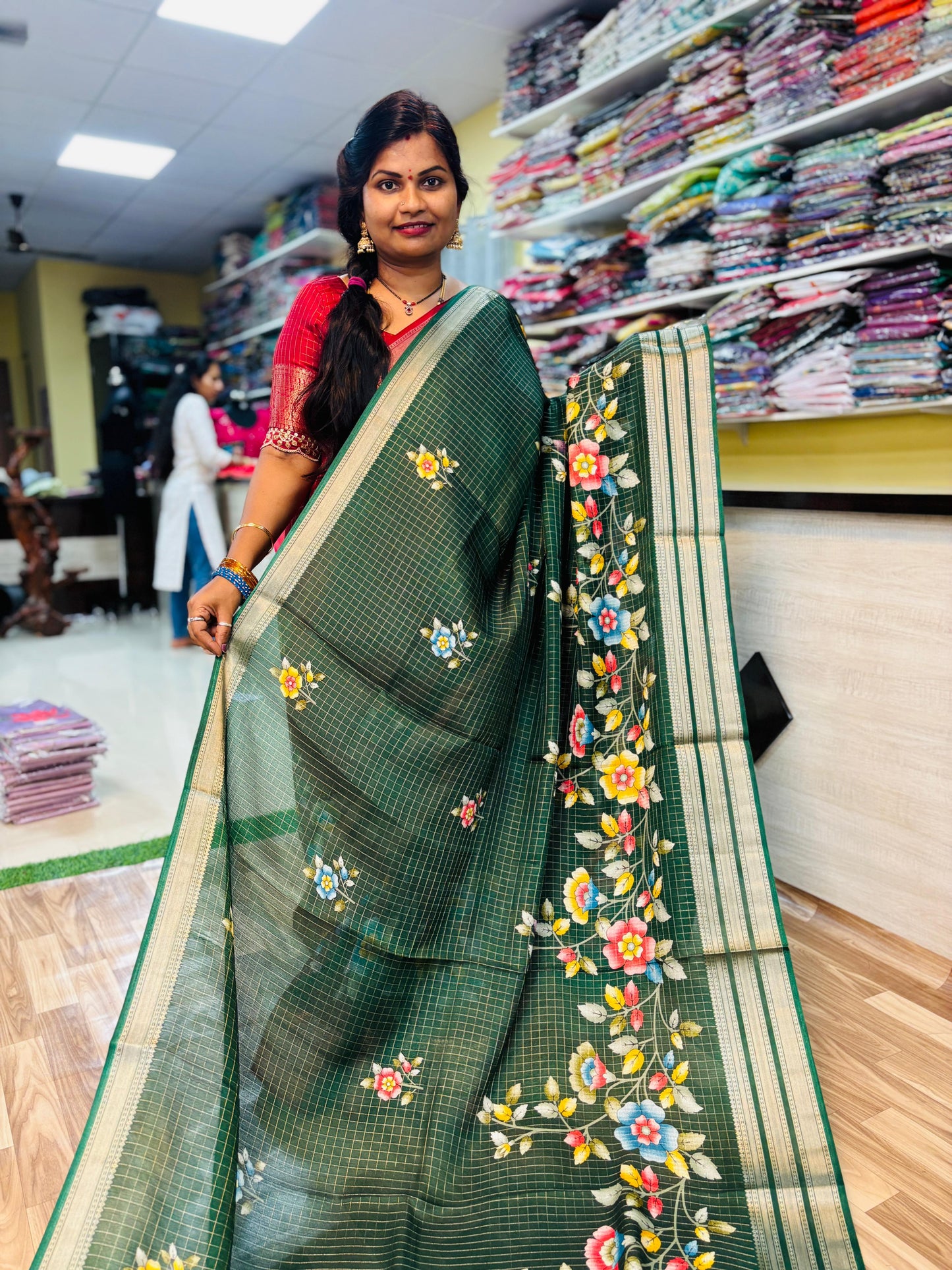 Vintage Mangalagiri Pattu with floweral detailings